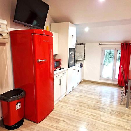 11 - Tres Joli 2 Pieces Tout Equipe Pour 1 A 5 Personnes, Vue Sur Parc Arbore, Parking Privatif Gratuit, Grand Fourgon Possible, Tout Le Linge De Maison Est Fourni Razac-sur-lʼIsle Exteriér fotografie