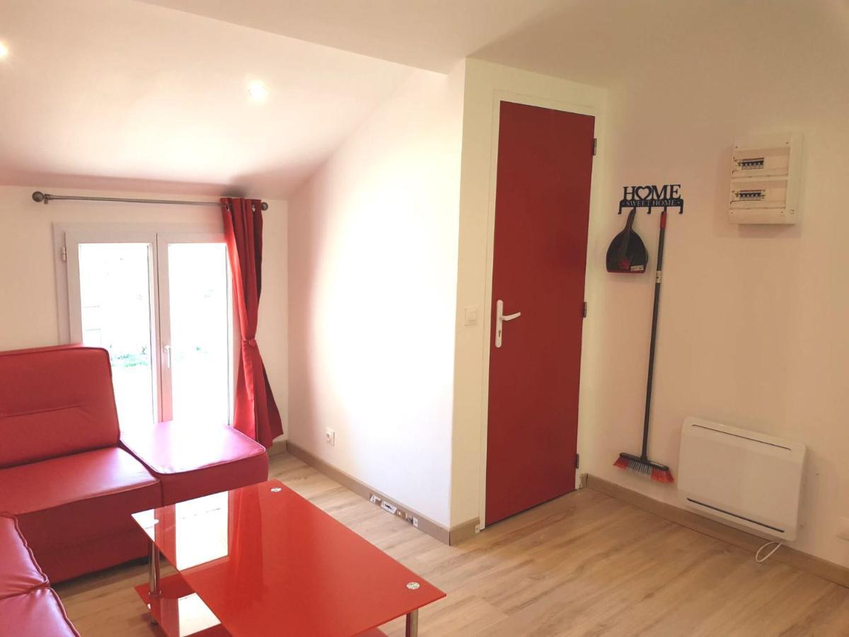 11 - Tres Joli 2 Pieces Tout Equipe Pour 1 A 5 Personnes, Vue Sur Parc Arbore, Parking Privatif Gratuit, Grand Fourgon Possible, Tout Le Linge De Maison Est Fourni Razac-sur-lʼIsle Exteriér fotografie