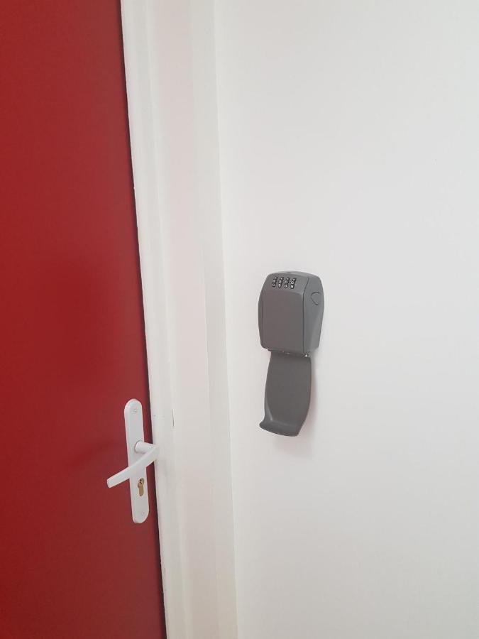11 - Tres Joli 2 Pieces Tout Equipe Pour 1 A 5 Personnes, Vue Sur Parc Arbore, Parking Privatif Gratuit, Grand Fourgon Possible, Tout Le Linge De Maison Est Fourni Razac-sur-lʼIsle Exteriér fotografie