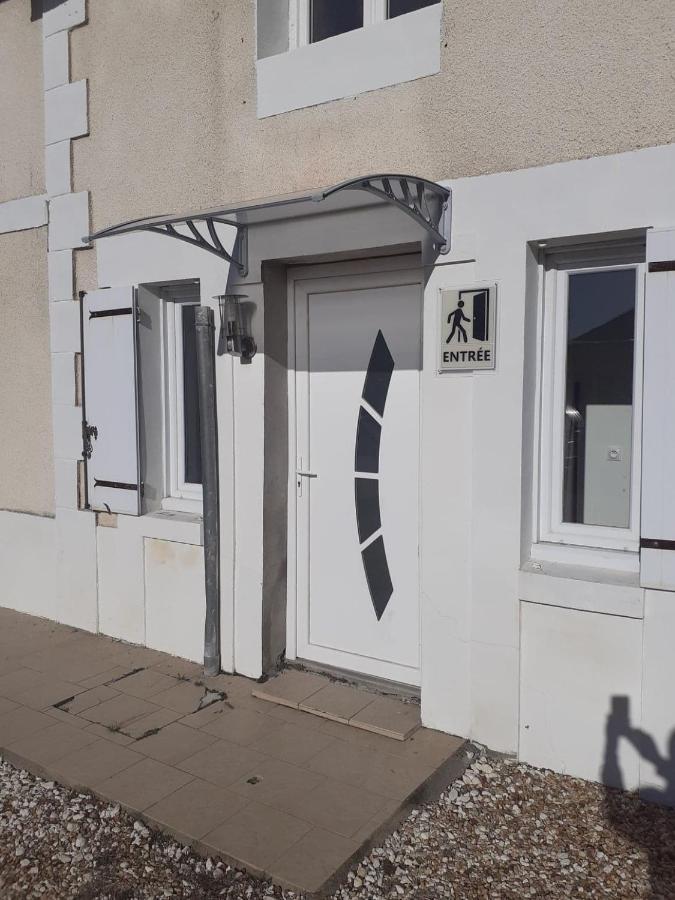 11 - Tres Joli 2 Pieces Tout Equipe Pour 1 A 5 Personnes, Vue Sur Parc Arbore, Parking Privatif Gratuit, Grand Fourgon Possible, Tout Le Linge De Maison Est Fourni Razac-sur-lʼIsle Exteriér fotografie